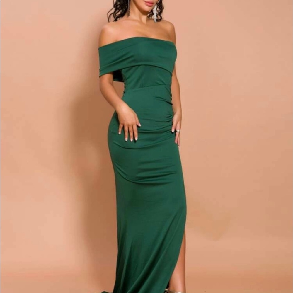 Size M green dress